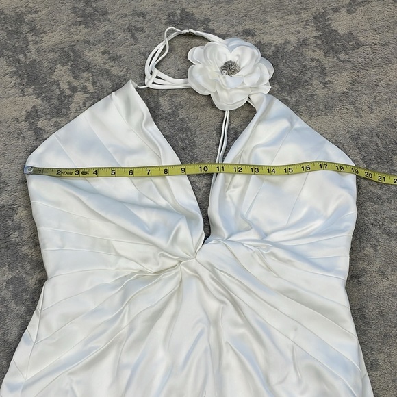 NWT Ramy Brook Evie Dress White Flower Halter Neck Twist Bridal Sz 14 - Picture 10 of 16